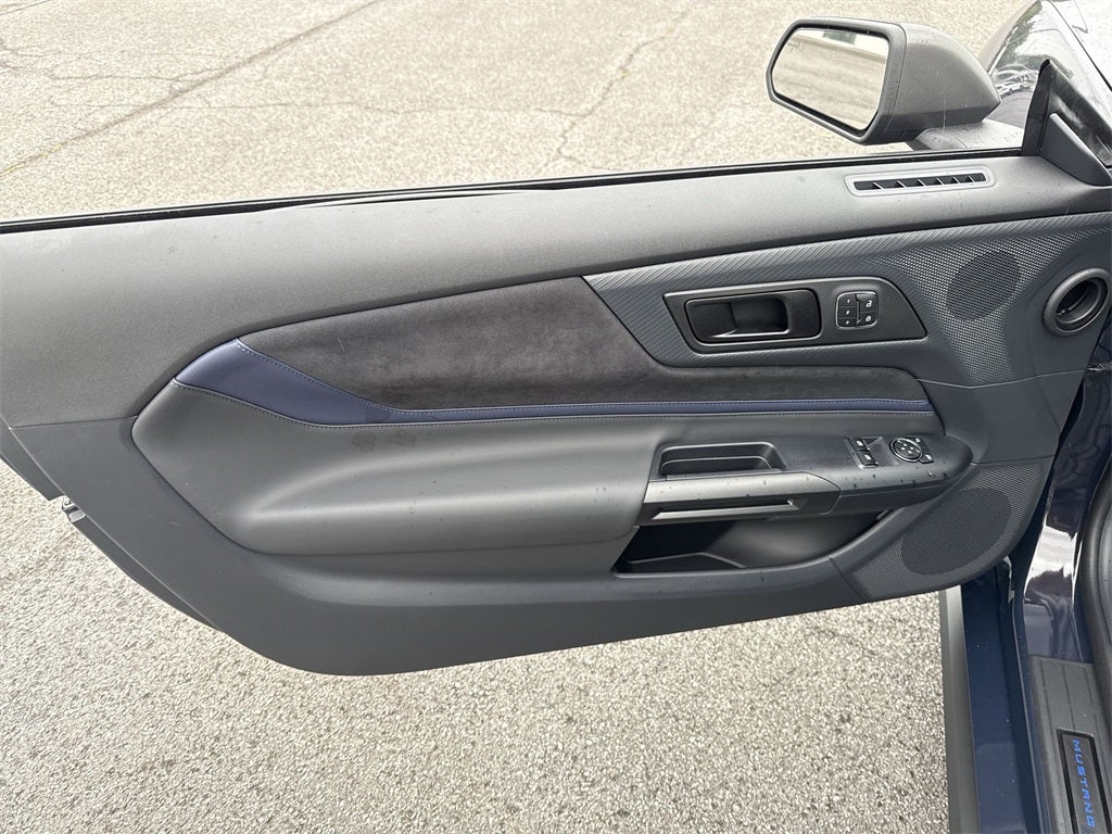 2025 Ford Mustang Dark Horse