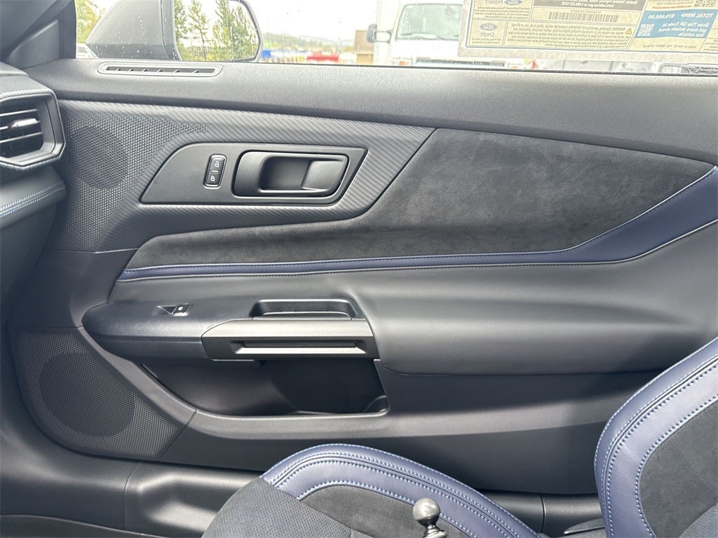 2025 Ford Mustang Dark Horse