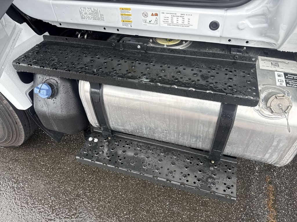 2027 Ford F-750SD Base