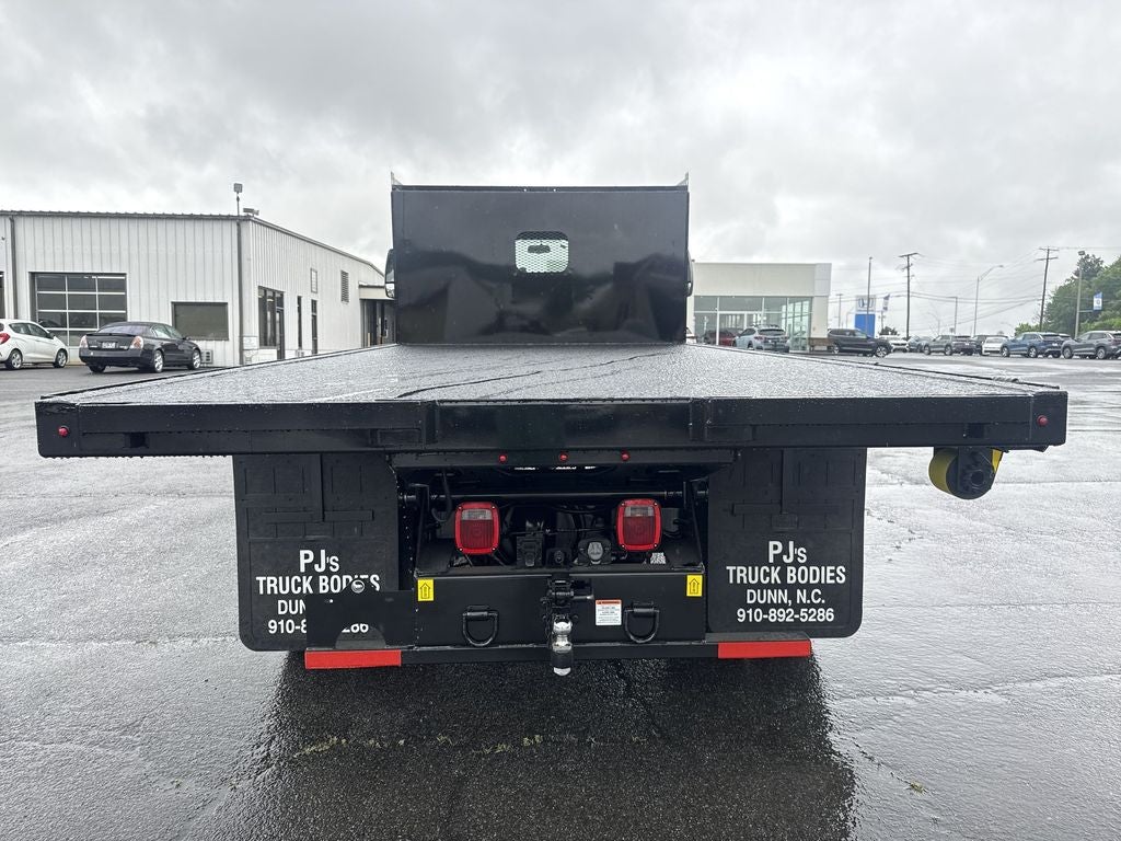 2027 Ford F-750SD Base
