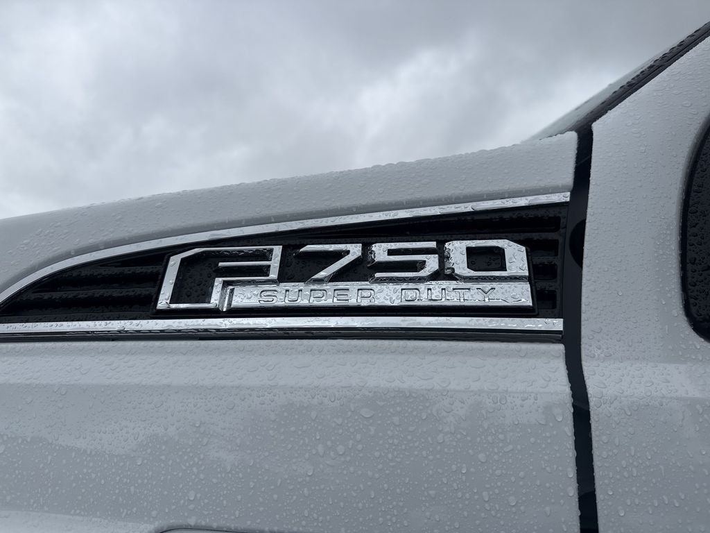 2027 Ford F-750SD Base