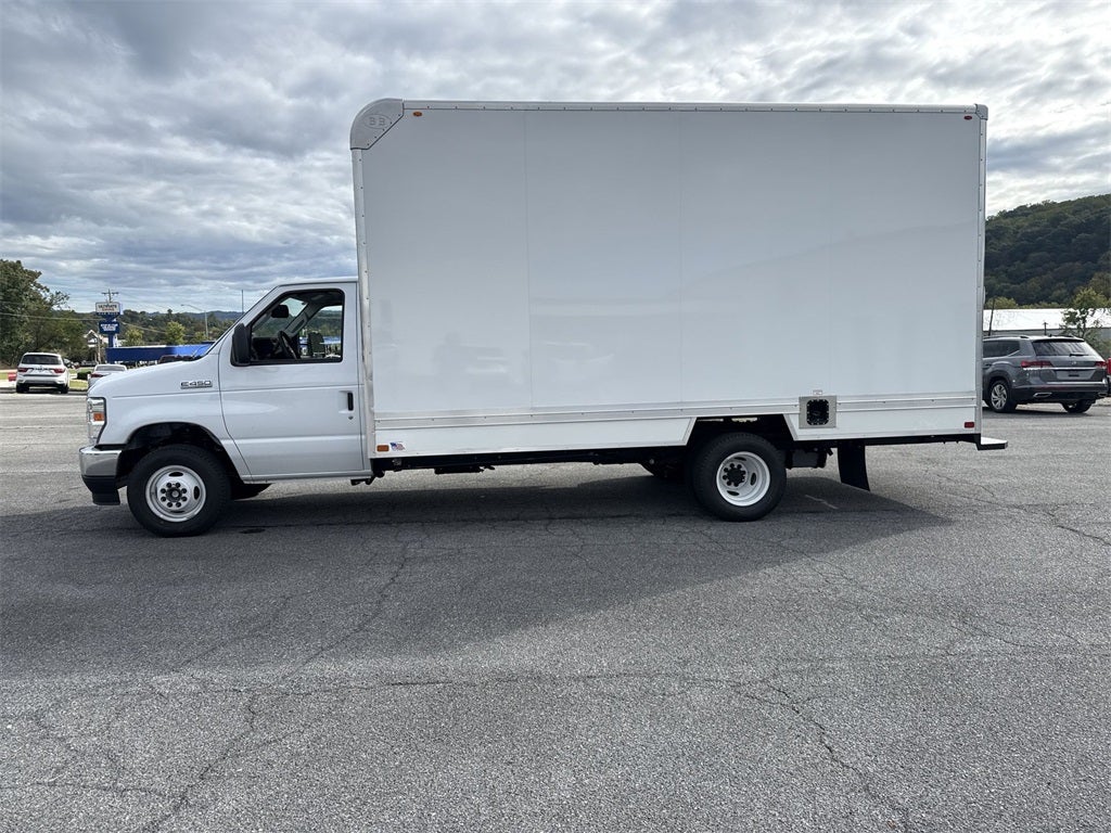 2026 Ford E-450SD Base DRW