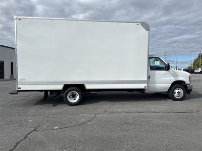 2026 Ford E-450SD Base DRW