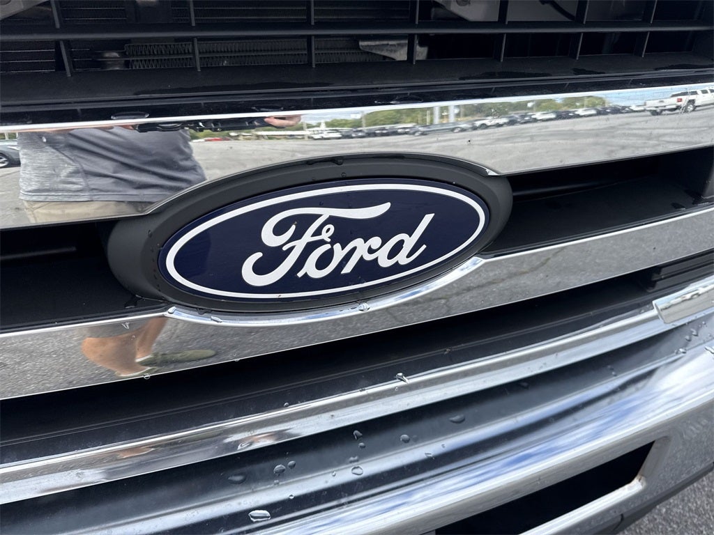 2026 Ford E-450SD Base DRW