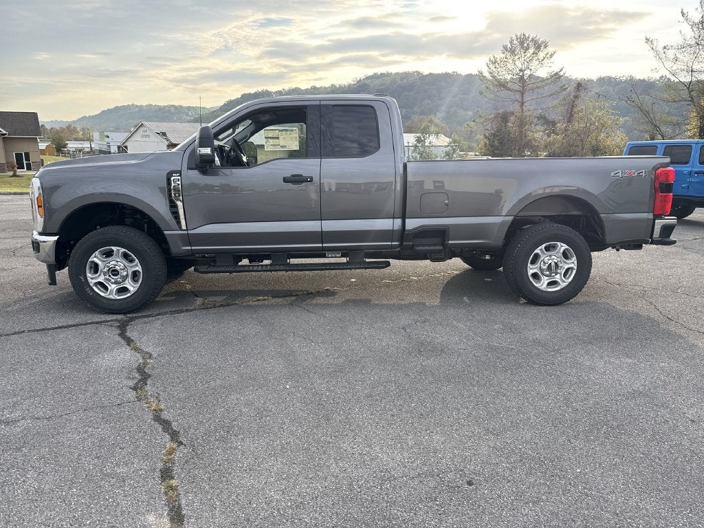2027 Ford F-250SD XLT