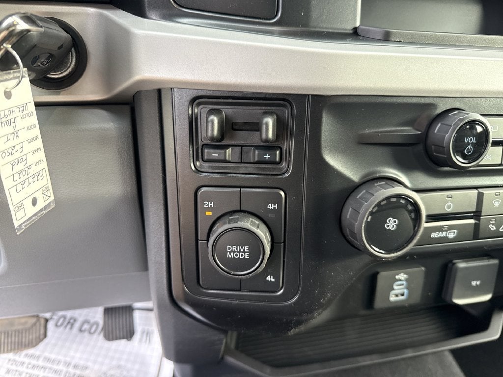2027 Ford F-250SD XLT