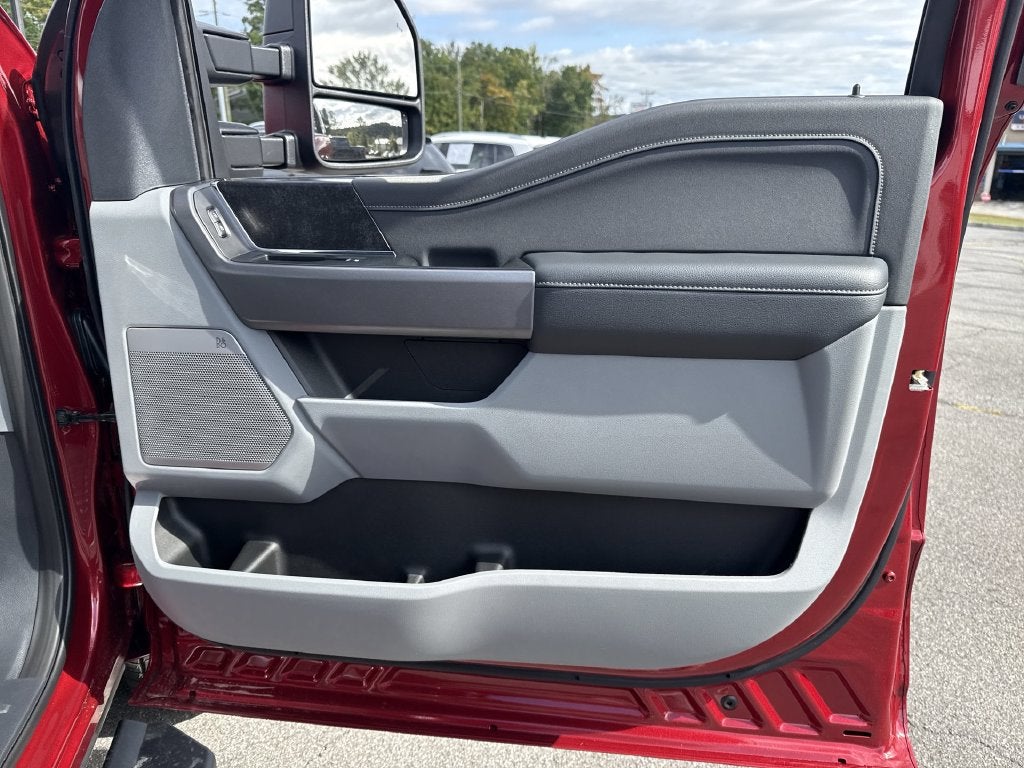 2027 Ford F-350SD XLT DRW