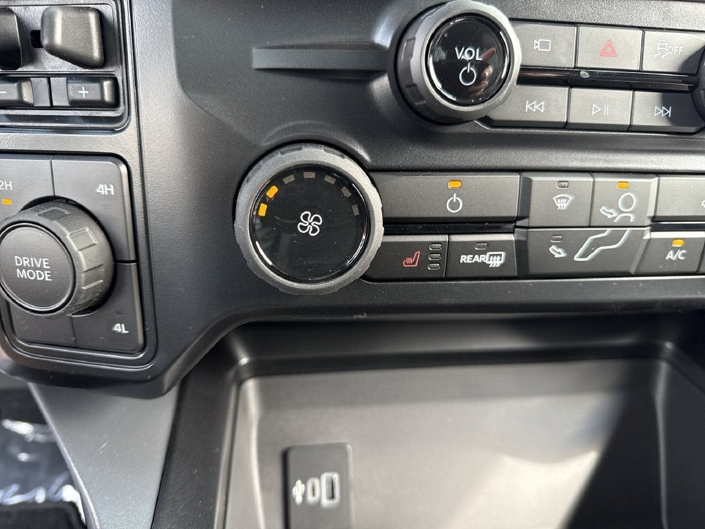 2027 Ford F-350SD XLT DRW
