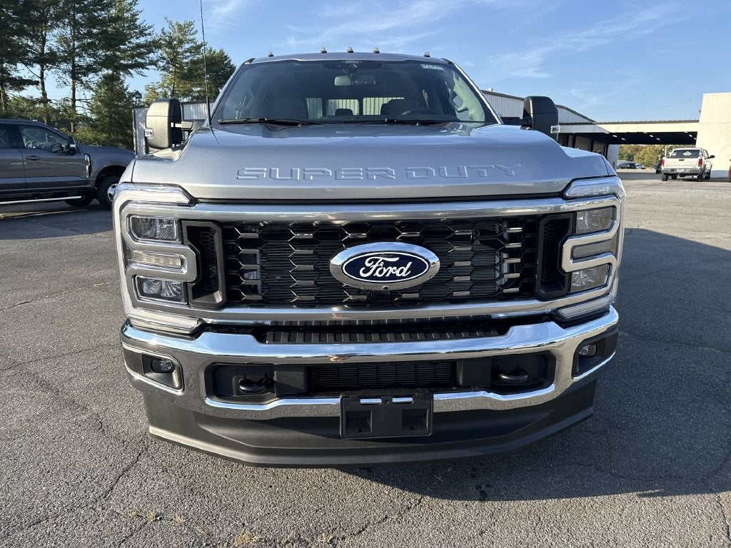 2027 Ford F-350SD XLT DRW