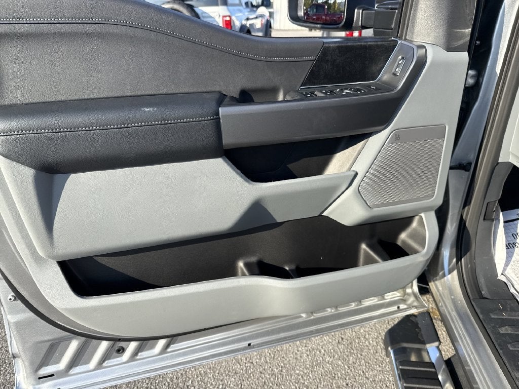 2027 Ford F-350SD XLT DRW