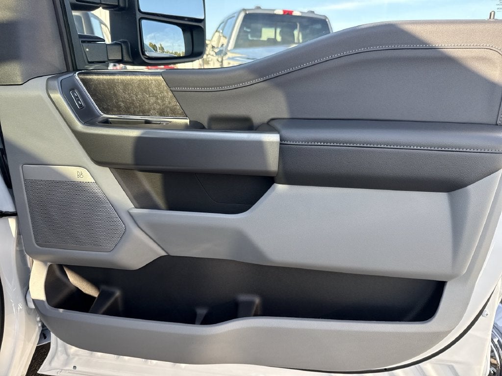 2027 Ford F-350SD XLT DRW