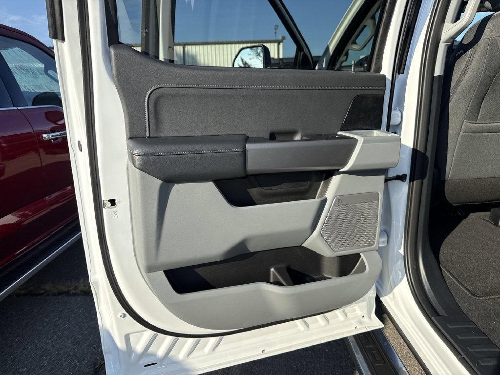 2027 Ford F-350SD XLT DRW