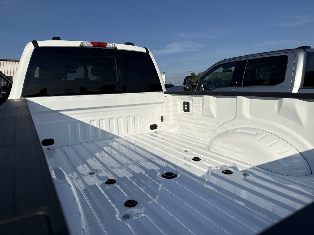 2027 Ford F-350SD XLT DRW