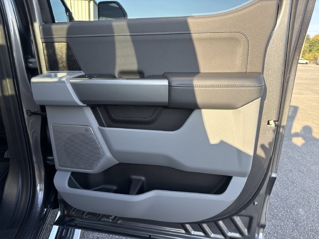 2027 Ford F-350SD XLT DRW