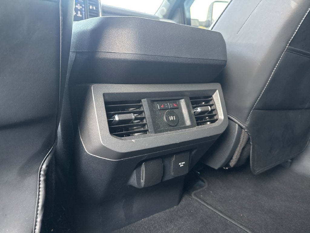 2023 Ford F-350SD Lariat DRW