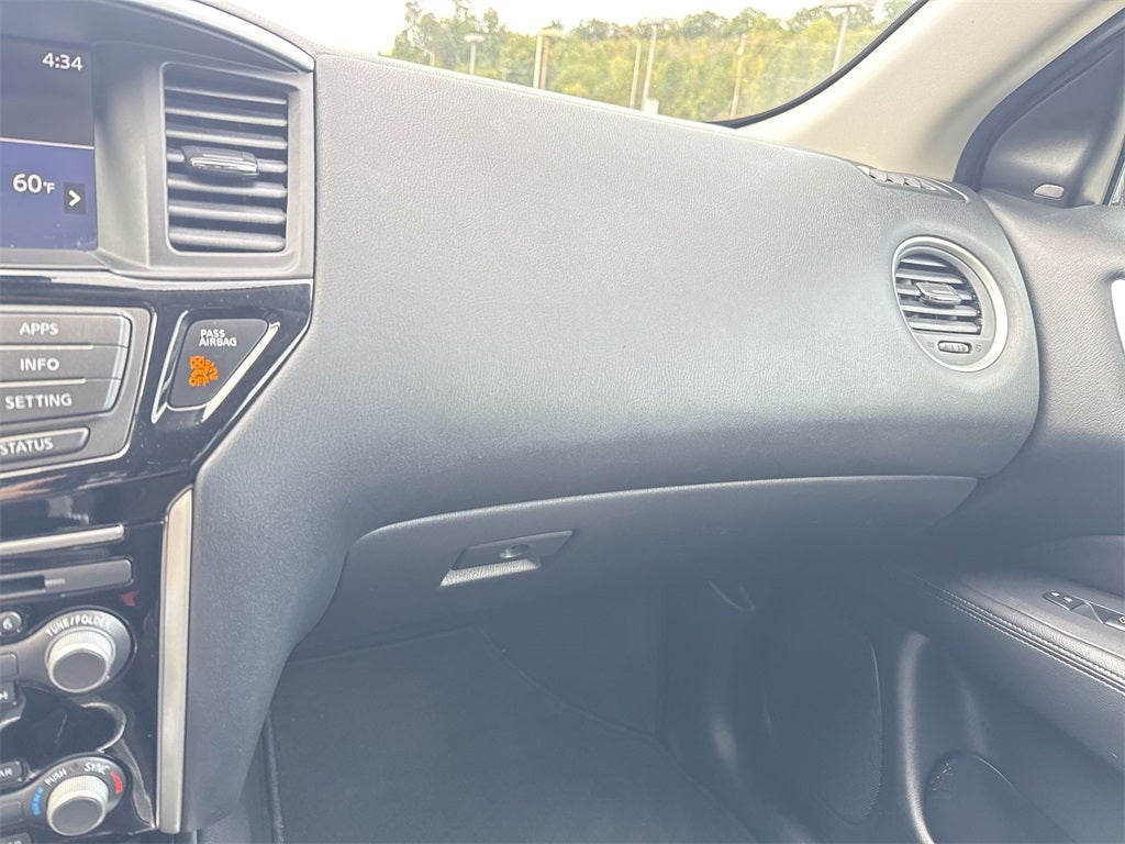 2020 Nissan Pathfinder SV