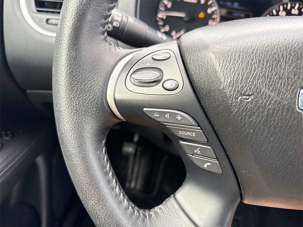 2020 Nissan Pathfinder SV