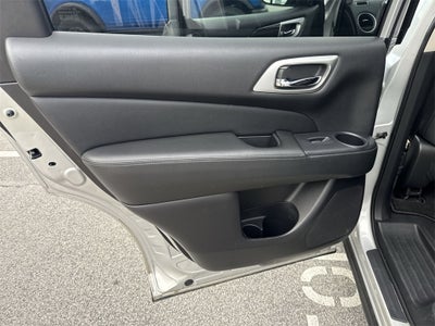 2020 Nissan Pathfinder SV