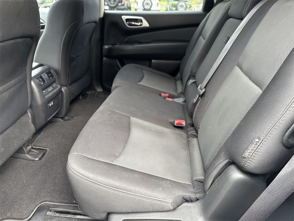 2020 Nissan Pathfinder SV