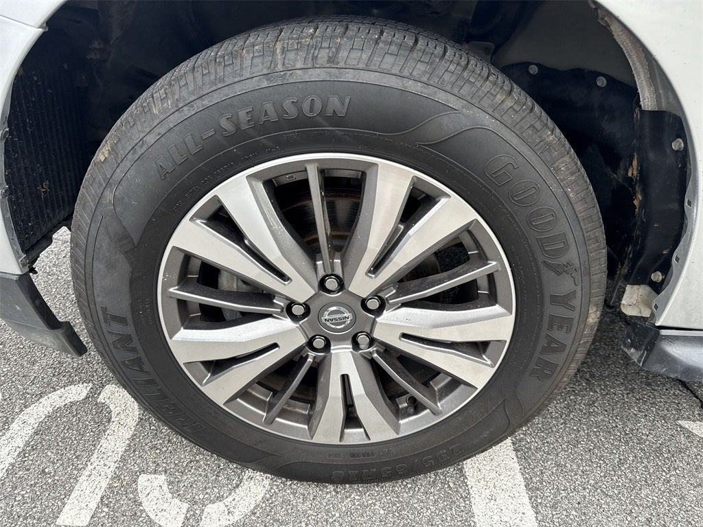 2020 Nissan Pathfinder SV