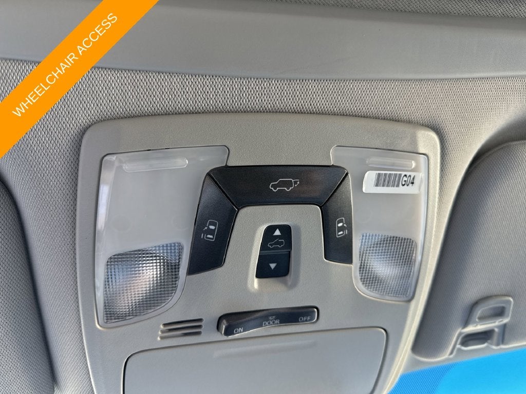 2017 Toyota Sienna XLE Premium 8 Passenger