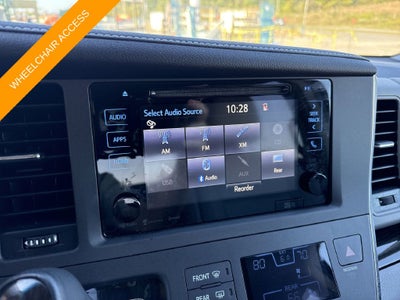 2017 Toyota Sienna XLE Premium 8 Passenger