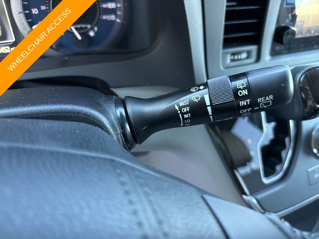 2017 Toyota Sienna XLE Premium 8 Passenger