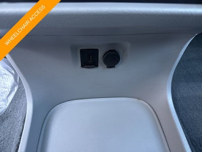 2017 Toyota Sienna XLE Premium 8 Passenger