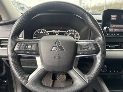 2023 Mitsubishi Outlander ES