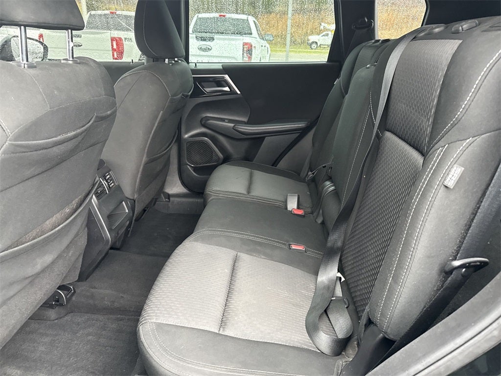 2023 Mitsubishi Outlander ES