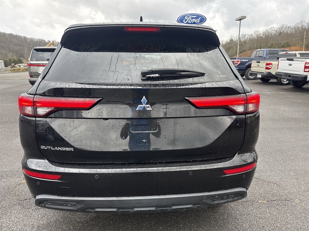 2023 Mitsubishi Outlander ES