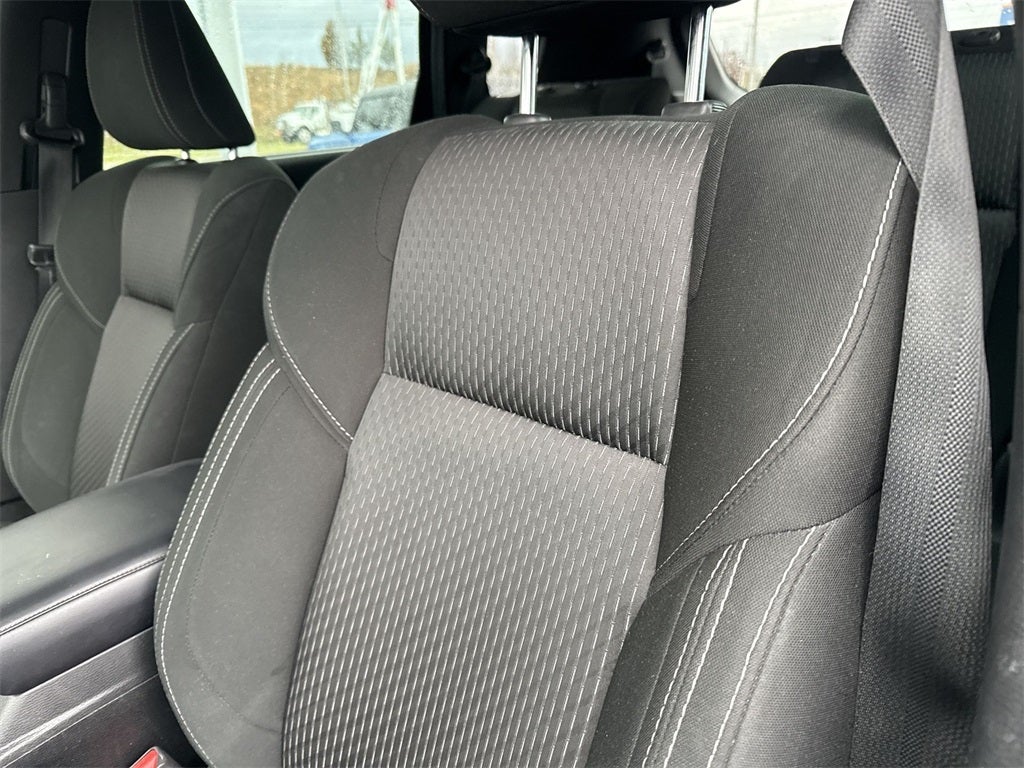 2023 Mitsubishi Outlander ES