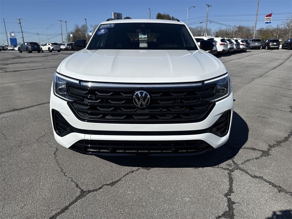 2025 Volkswagen Atlas Cross Sport 2.0T SEL R-Line Black