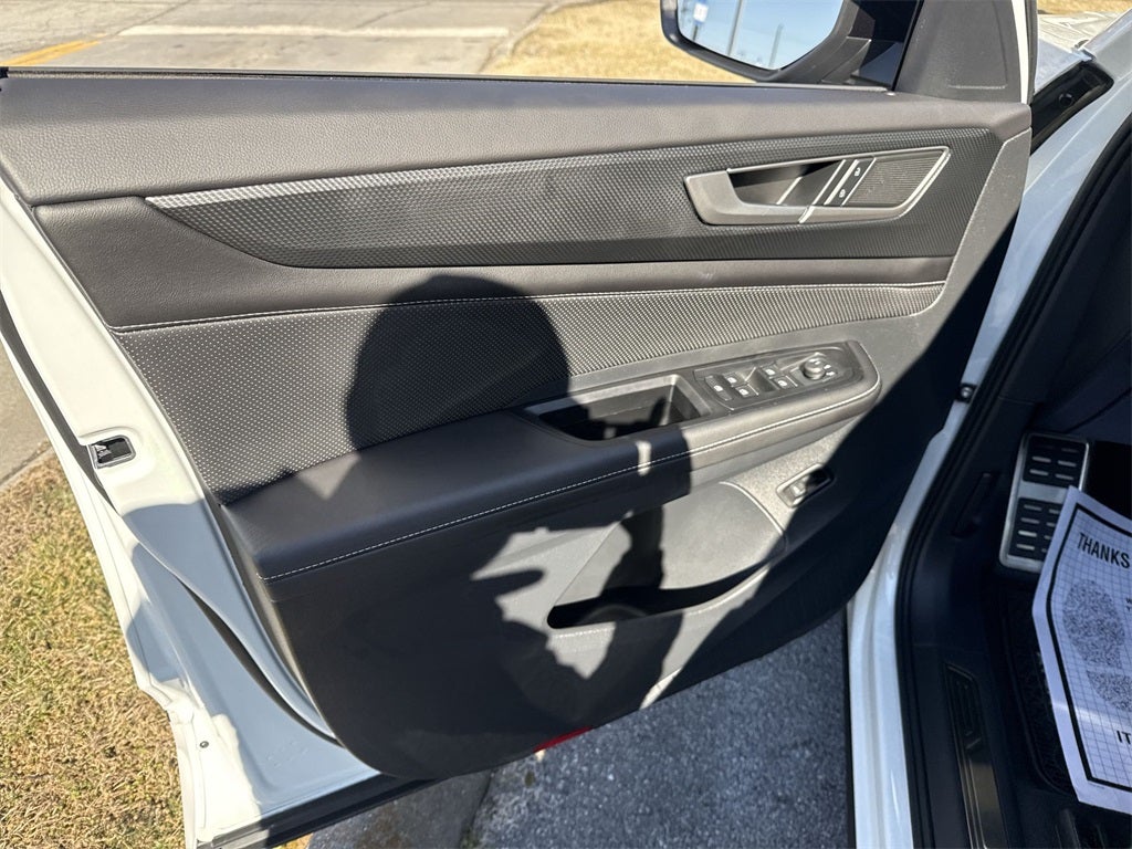 2025 Volkswagen Atlas Cross Sport 2.0T SEL R-Line Black