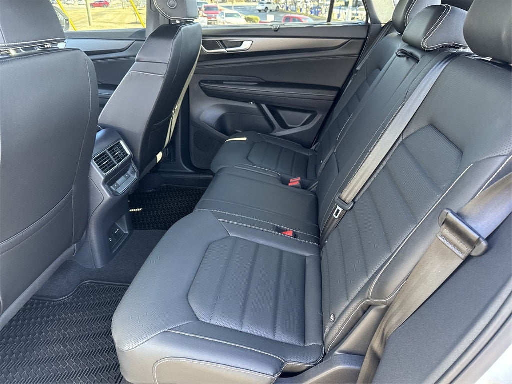 2025 Volkswagen Atlas Cross Sport 2.0T SEL R-Line Black