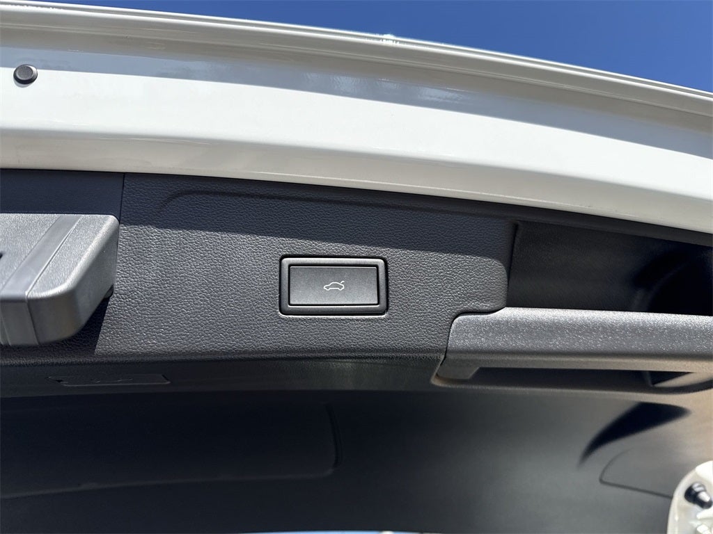 2025 Volkswagen Atlas Cross Sport 2.0T SEL R-Line Black