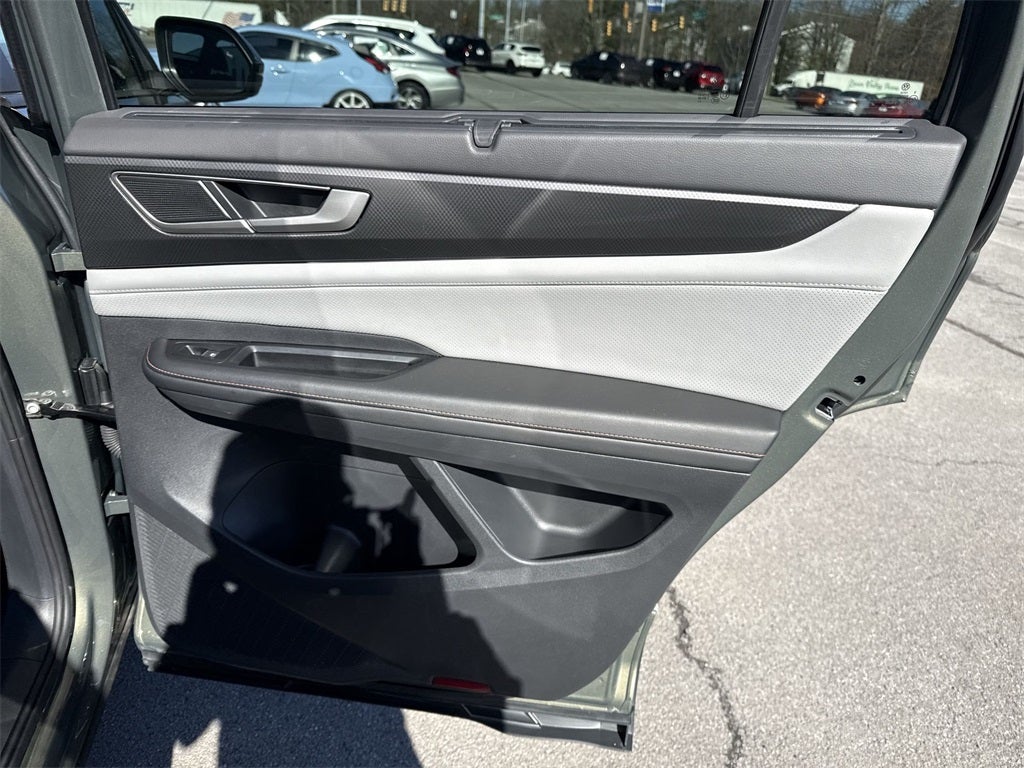 2025 Volkswagen Atlas 2.0T Peak Edition