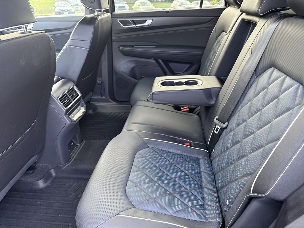 2024 Volkswagen Atlas Cross Sport 2.0T SEL Premium R-Line