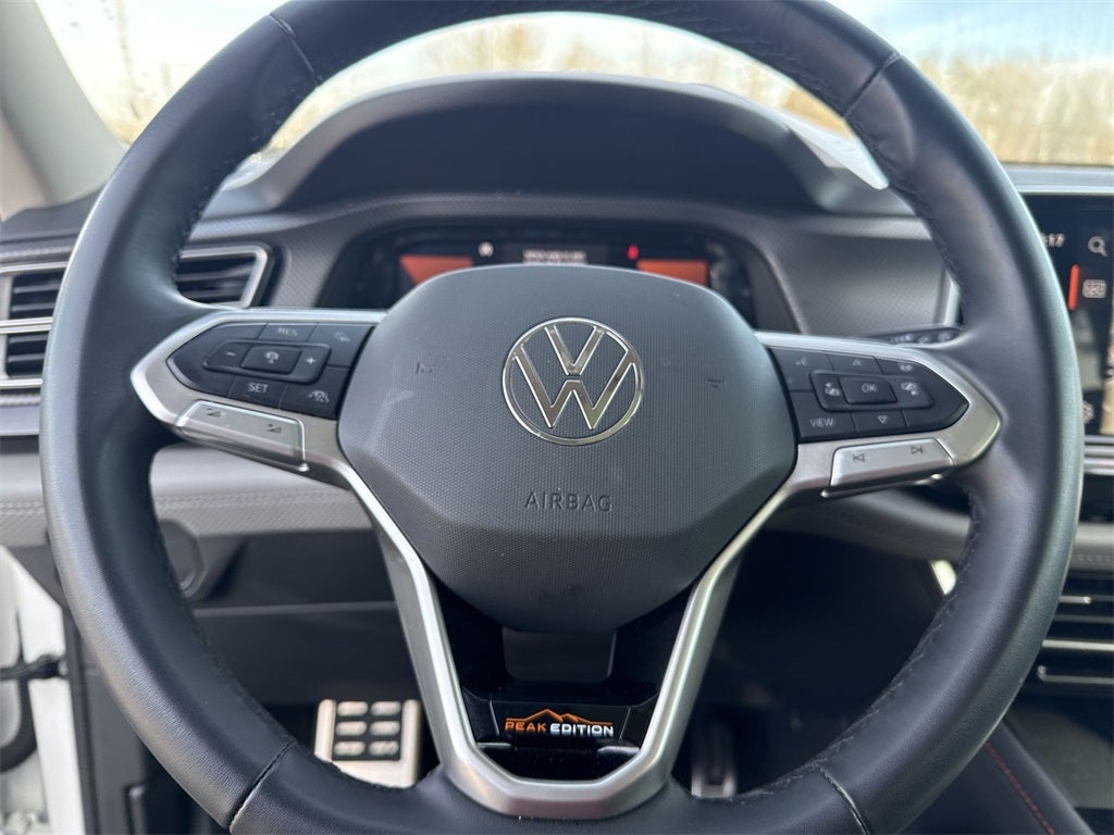 2024 Volkswagen Atlas 2.0T Peak Edition SEL