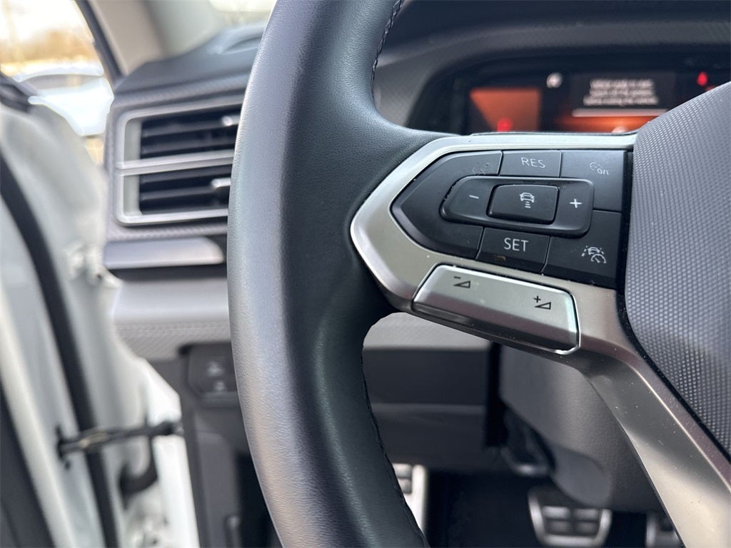 2024 Volkswagen Atlas 2.0T Peak Edition SEL