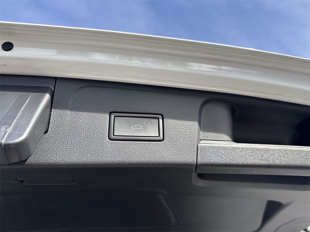 2024 Volkswagen Atlas 2.0T Peak Edition SEL