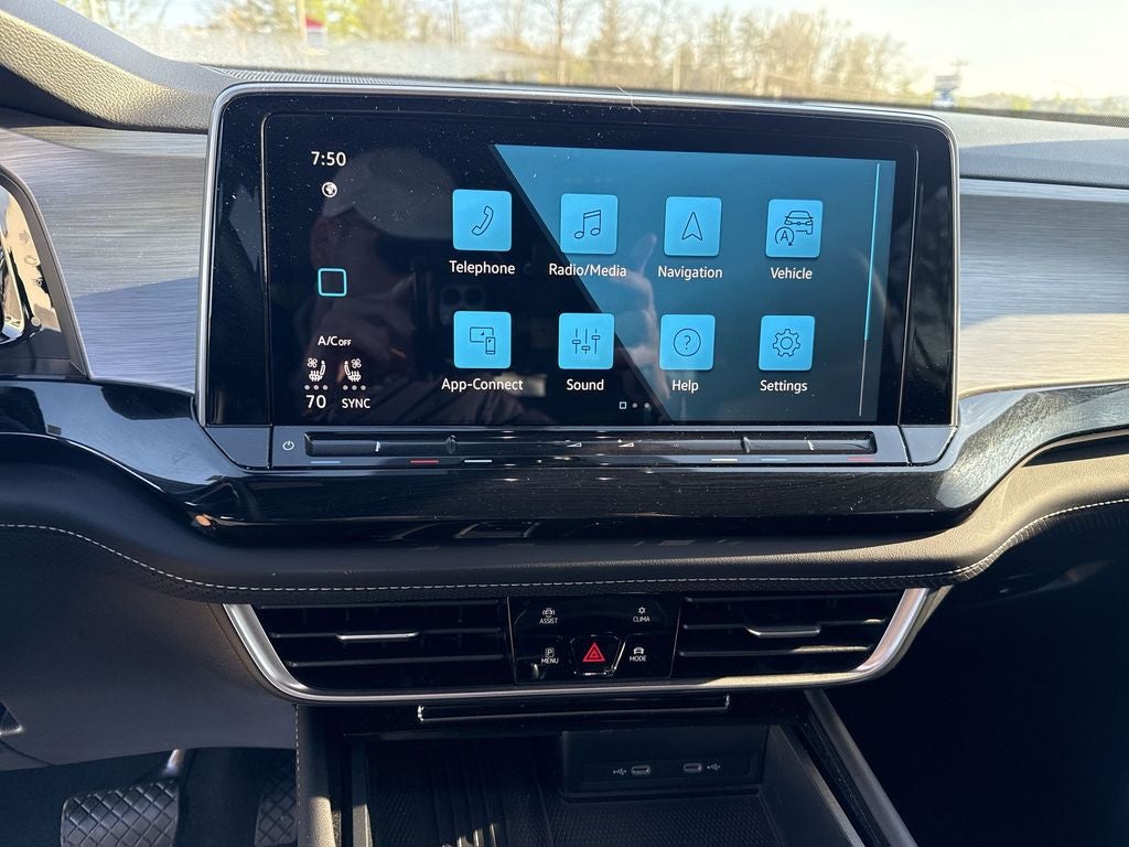 2025 Volkswagen Atlas Cross Sport 2.0T SE w/Technology