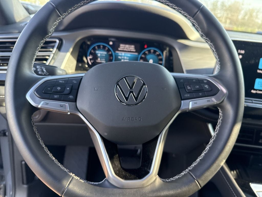 2025 Volkswagen Atlas Cross Sport 2.0T SE w/Technology