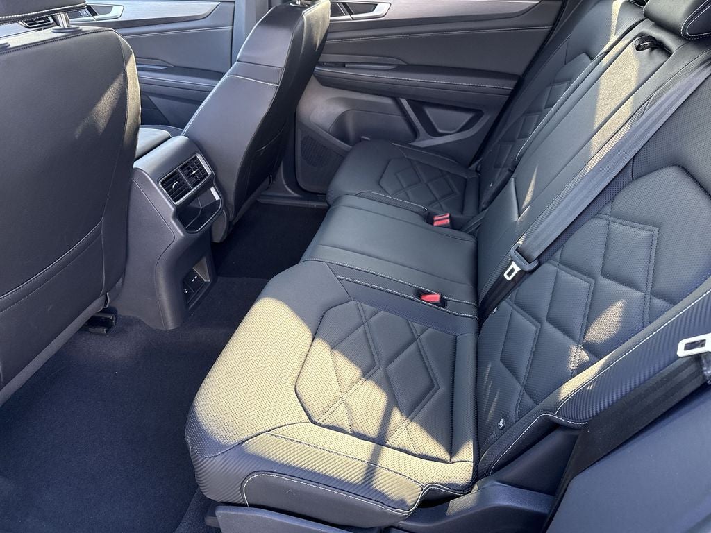 2025 Volkswagen Atlas Cross Sport 2.0T SE w/Technology