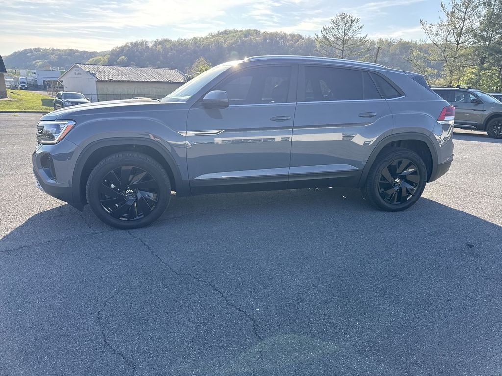 2025 Volkswagen Atlas Cross Sport 2.0T SE w/Technology