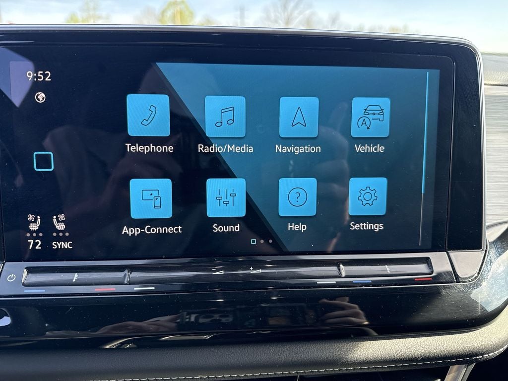 2025 Volkswagen Atlas Cross Sport 2.0T SE w/Technology