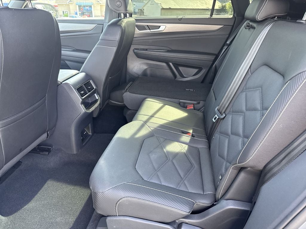 2025 Volkswagen Atlas Cross Sport 2.0T SE w/Technology