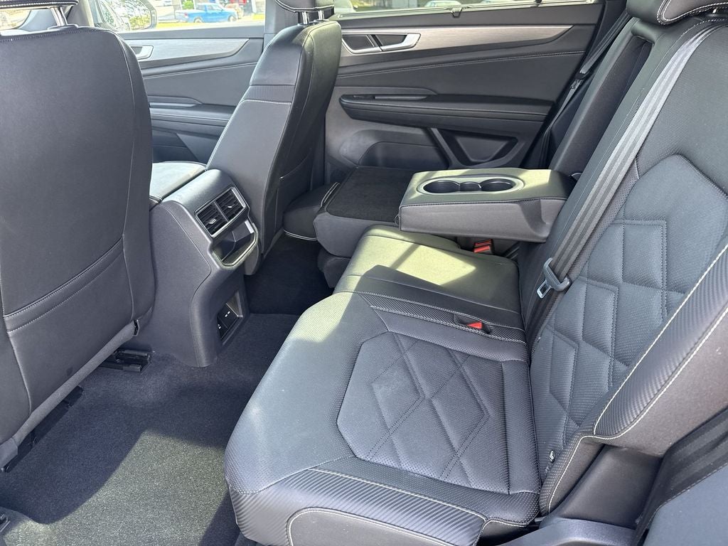 2025 Volkswagen Atlas Cross Sport 2.0T SE w/Technology