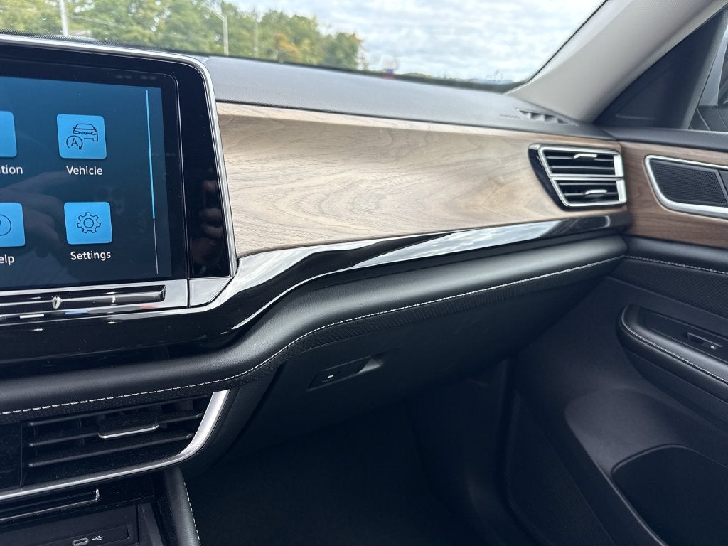 2026 Volkswagen Atlas SE w/Technology