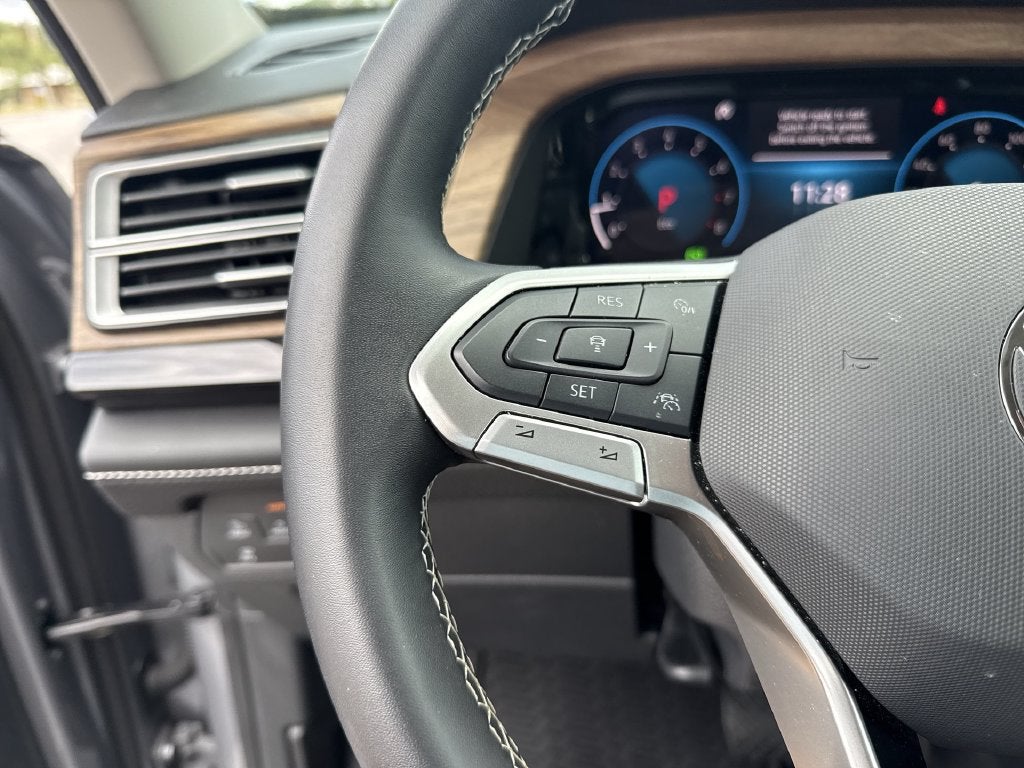 2026 Volkswagen Atlas SE w/Technology